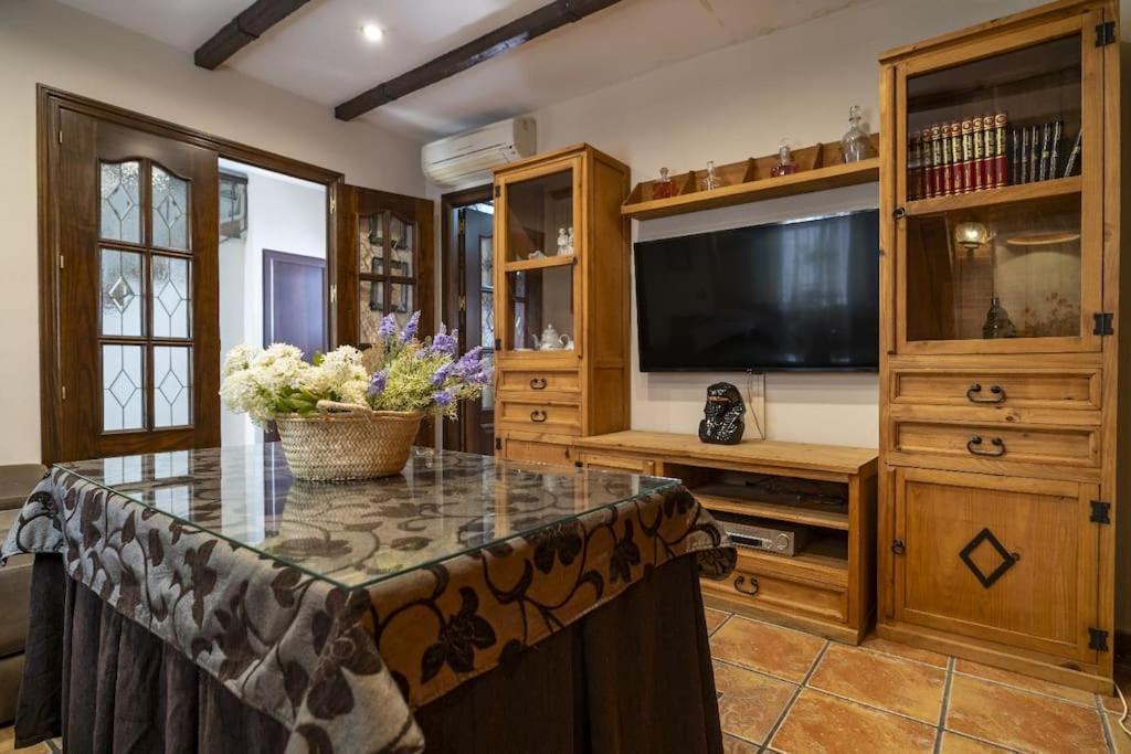 Casa Con Patio Y Terraza En Barrio Historico De La Villa, Junto Al Adarve ปรีเอโก เด กอร์โดบา ภายนอก รูปภาพ