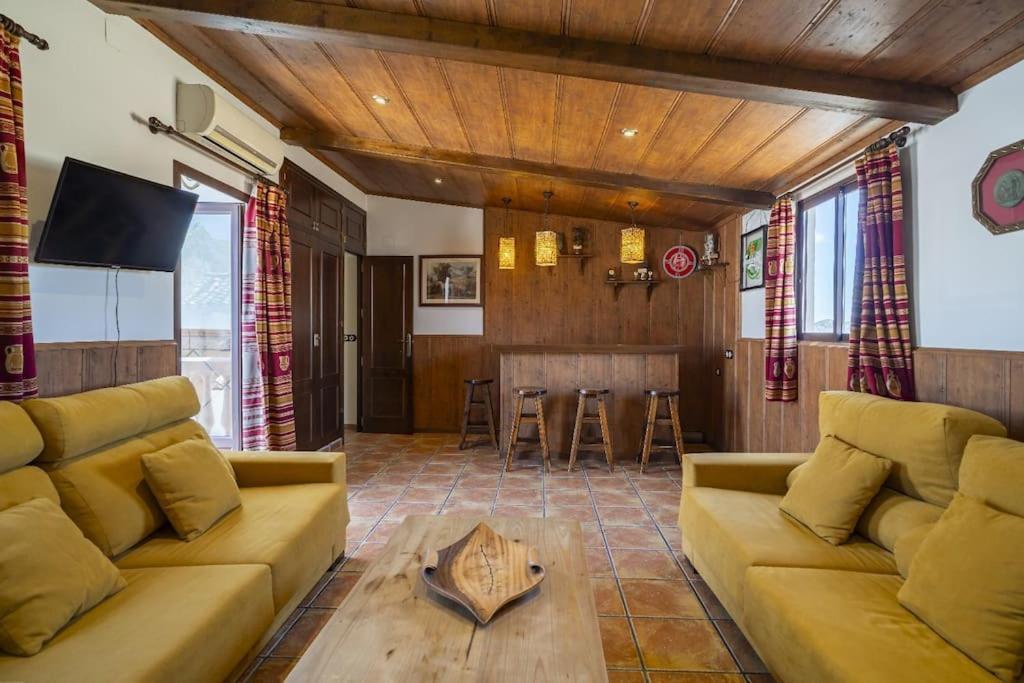 Casa Con Patio Y Terraza En Barrio Historico De La Villa, Junto Al Adarve ปรีเอโก เด กอร์โดบา ภายนอก รูปภาพ