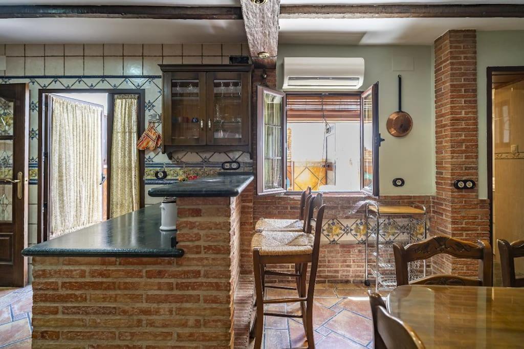 Casa Con Patio Y Terraza En Barrio Historico De La Villa, Junto Al Adarve ปรีเอโก เด กอร์โดบา ภายนอก รูปภาพ