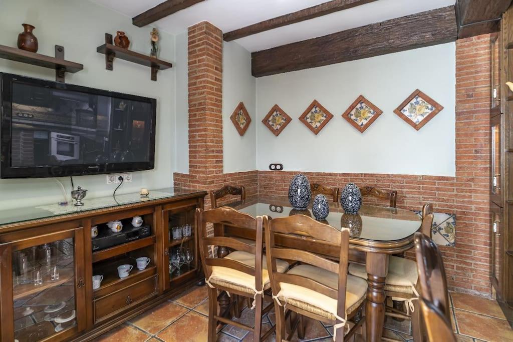 Casa Con Patio Y Terraza En Barrio Historico De La Villa, Junto Al Adarve ปรีเอโก เด กอร์โดบา ภายนอก รูปภาพ